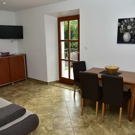 Apartman Finka *